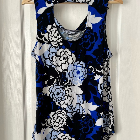 Ricki’s Sleeveless Floral Top Medium - Picture 5 of 8